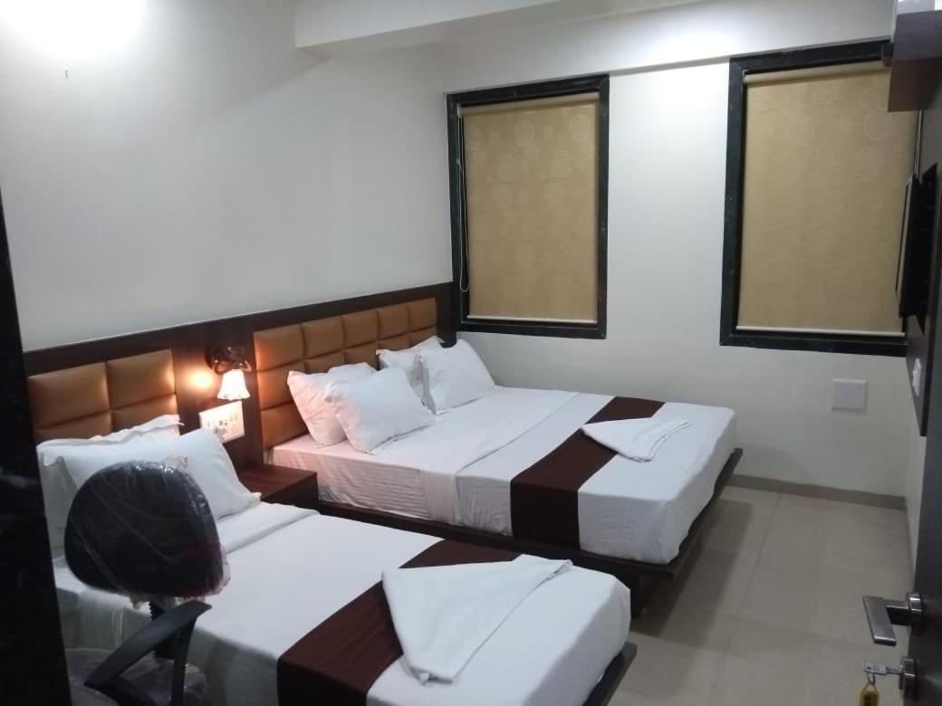 Fabhotel Galaxy Suite Mumbai Bagian luar foto
